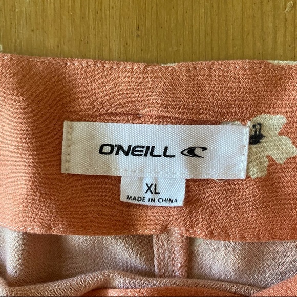 O’Neill • ‘Libby’ Pink Floral Mini Skirt with Buttons - Picture 9 of 10